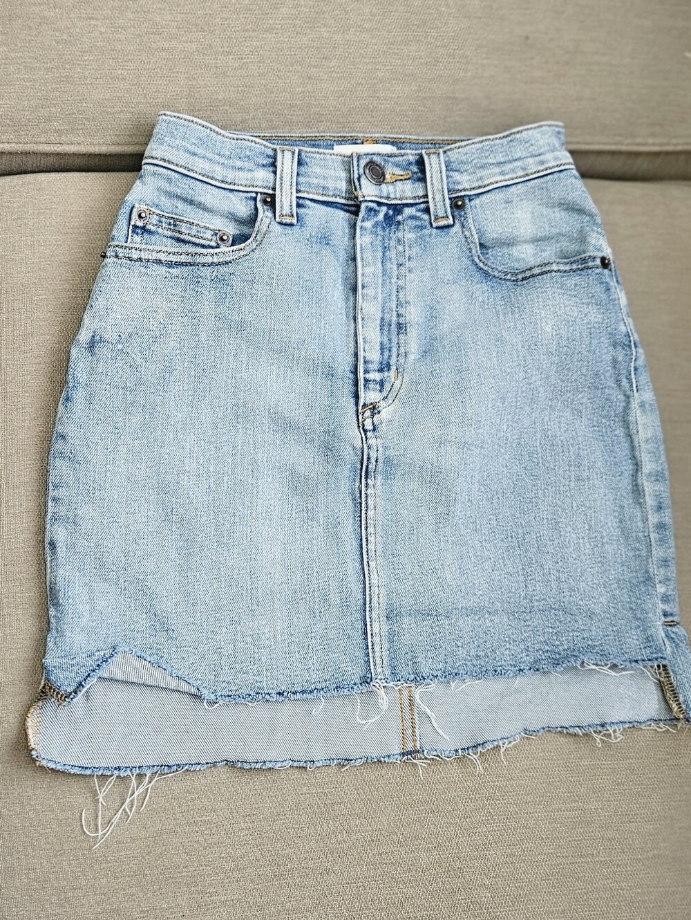 Aritzia WILFRED Light Wash Denim Pencil Mini Skirt -Casual Frayed Hem Jean Skirt